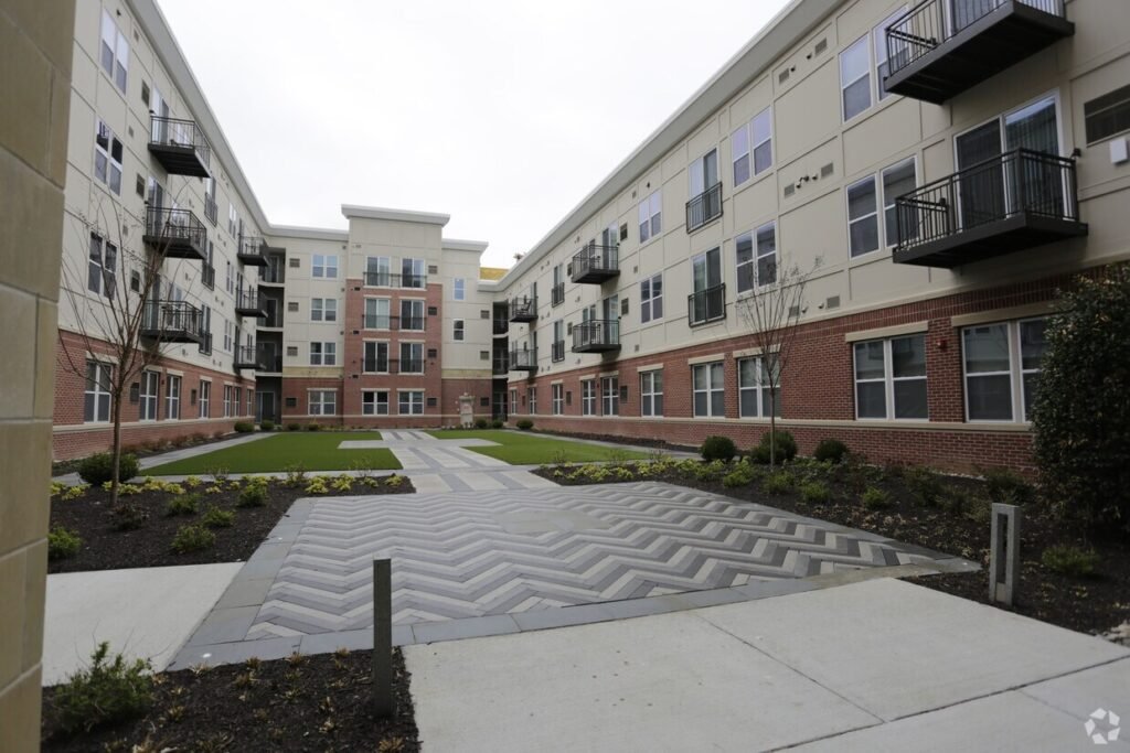 The Golden Rule: "Walls-In" vs. Common Elements