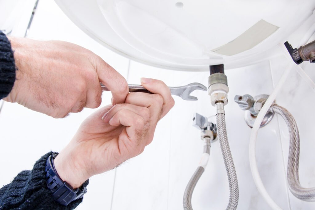 7 common causes of “water heater leaking from the bottom”