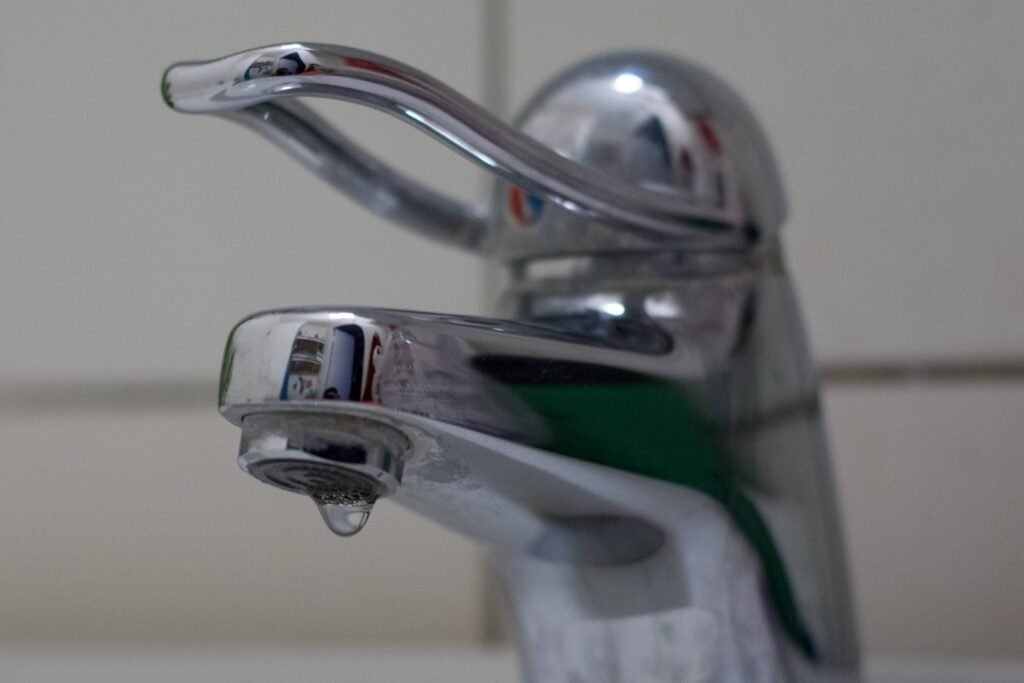 Low water pressure bathroom fast diagnosis in 60 seconds