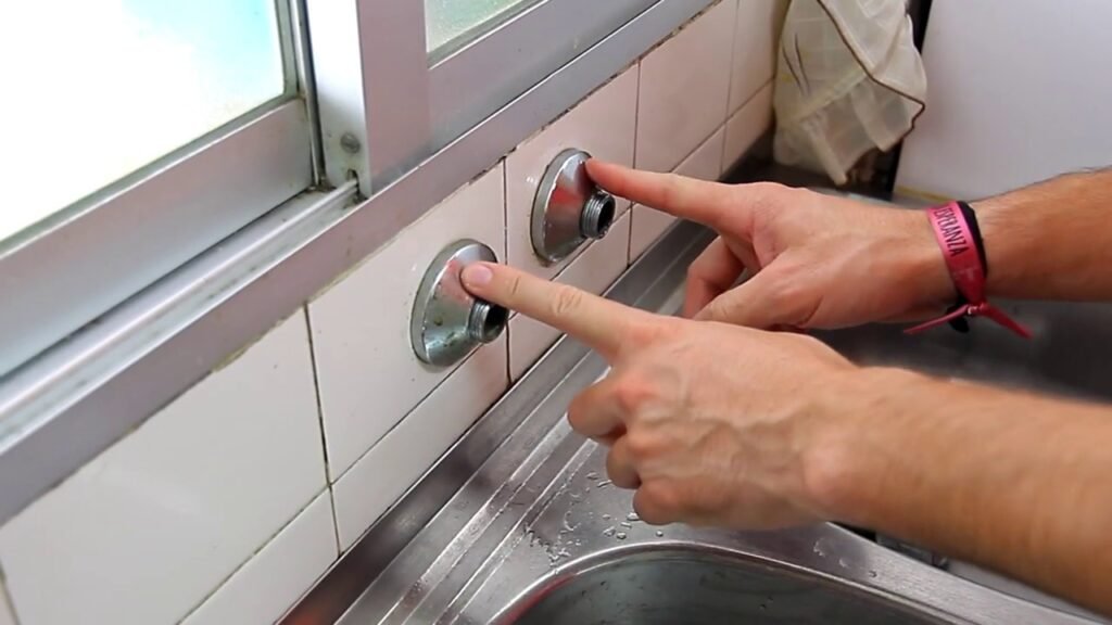 Kitchen faucets what to check before you buy